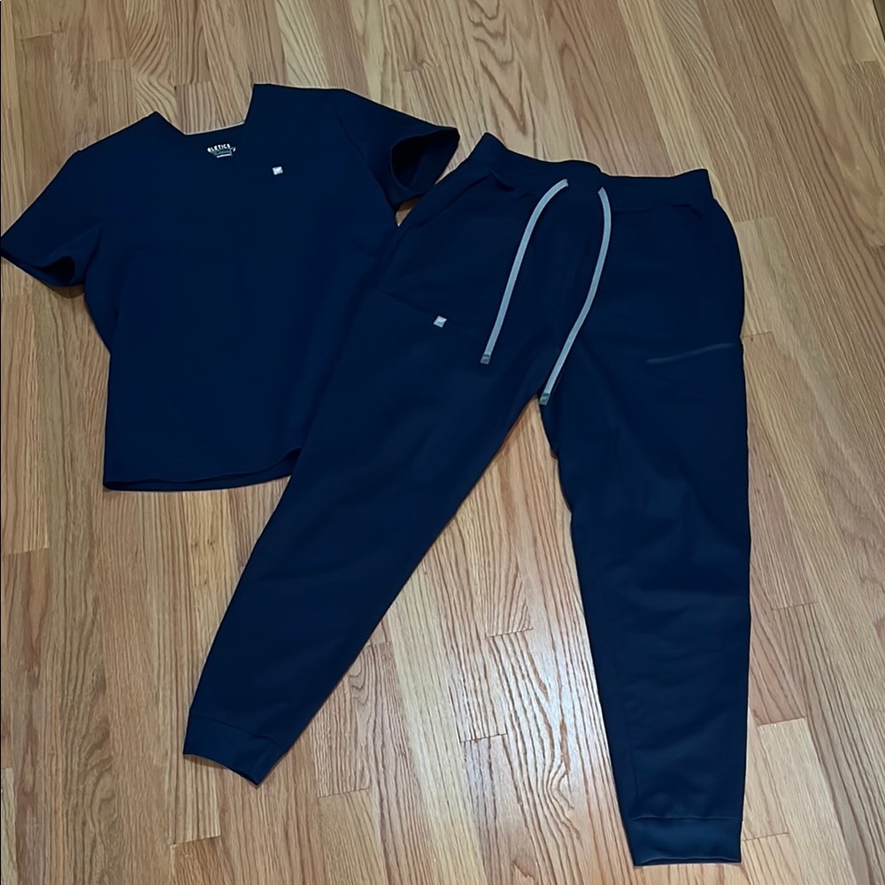 Fabletics Navy scrub set